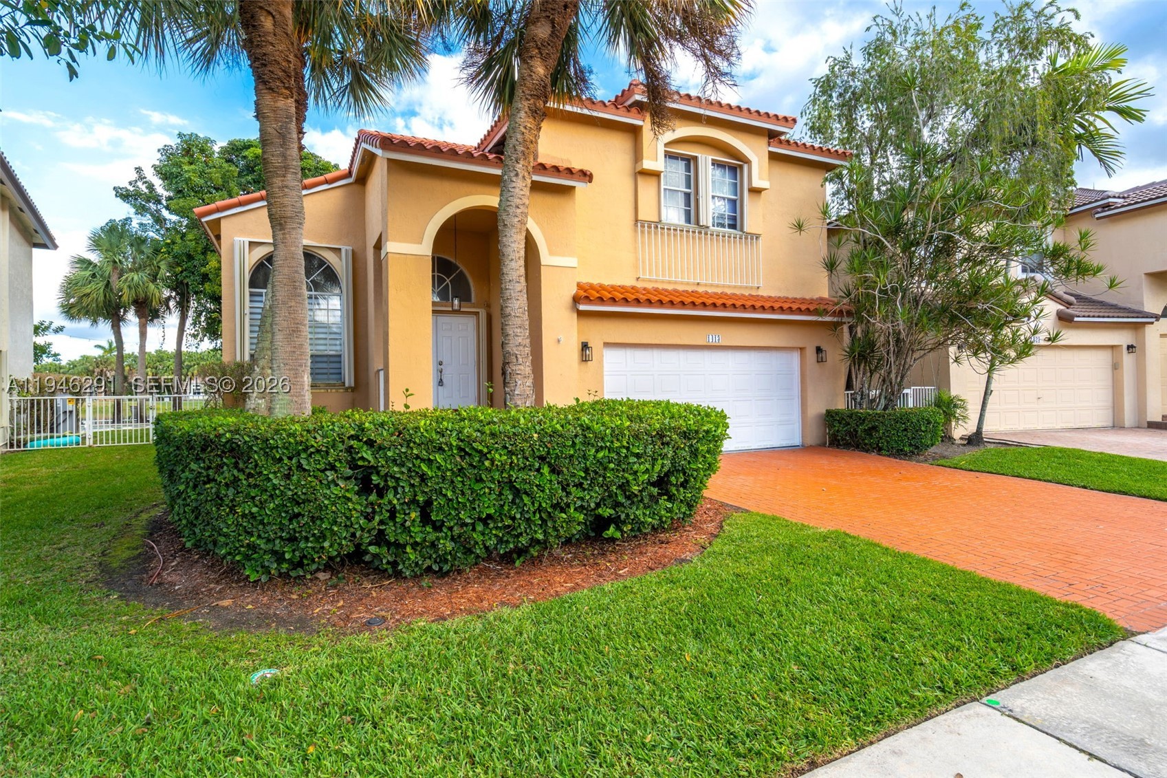 Pembroke Pines photo 1