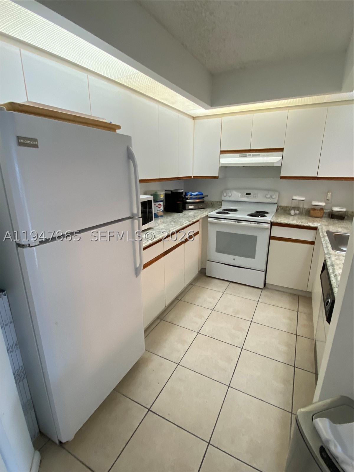 Pembroke Pines photo 2