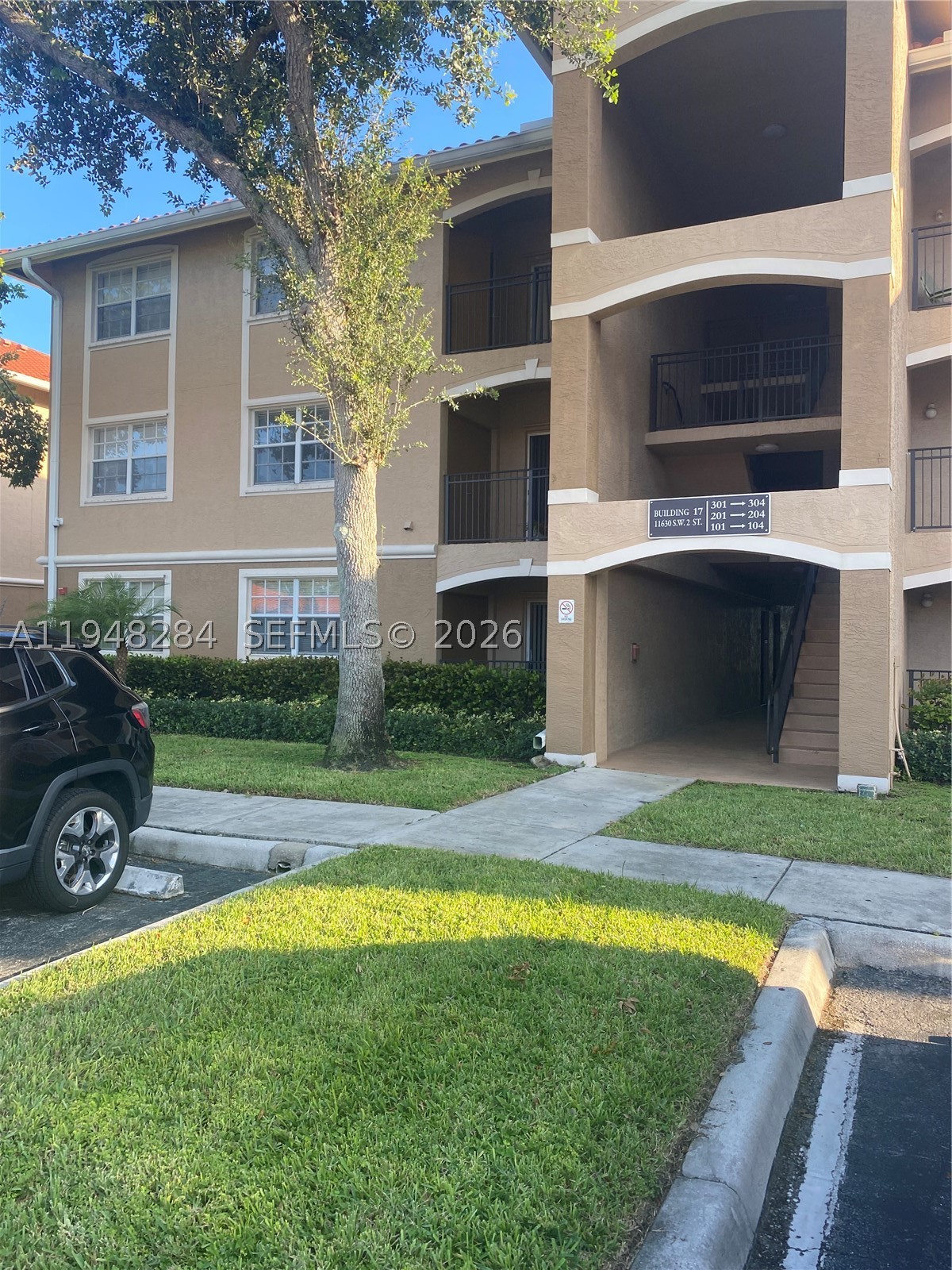Pembroke Pines photo 1