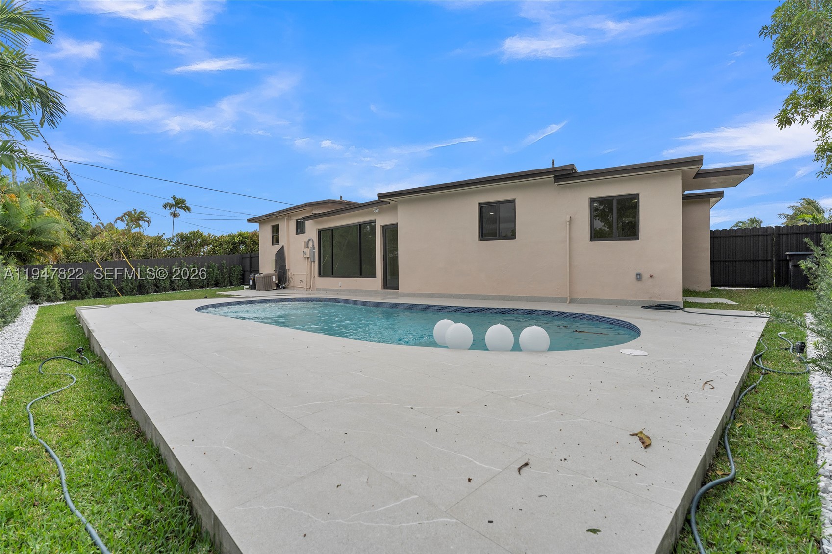 North Miami photo 4