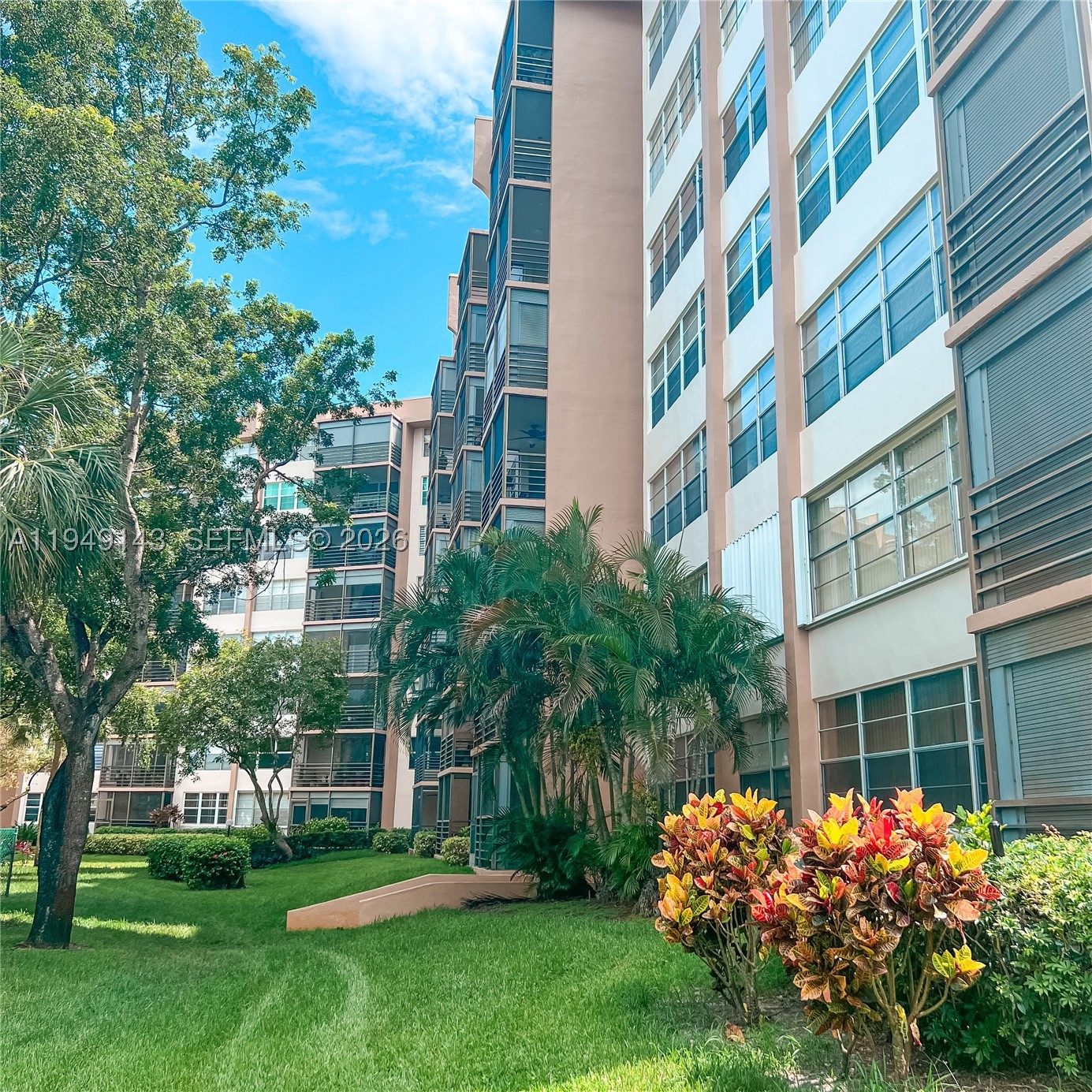 Pembroke Pines photo 3