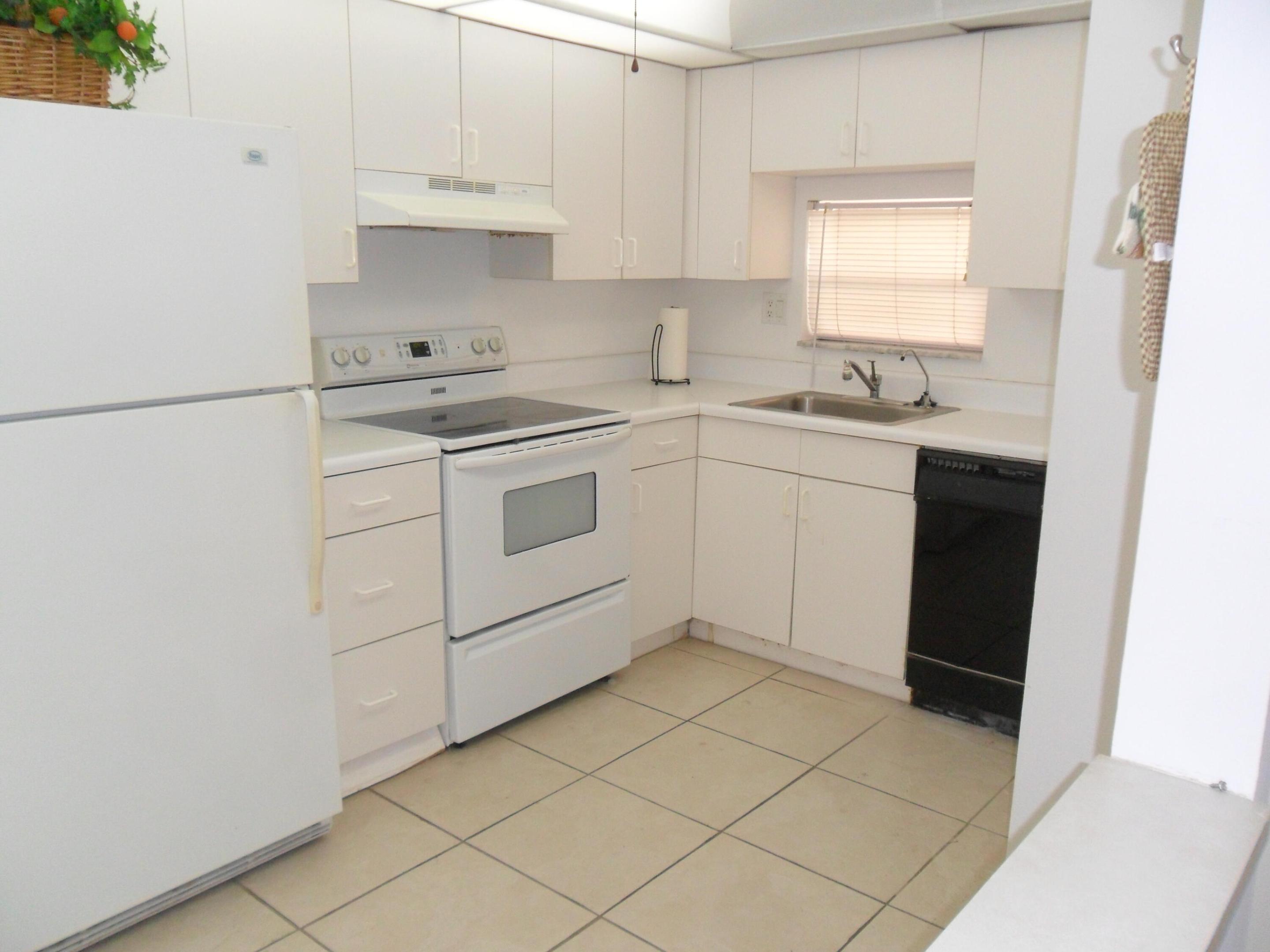 Pembroke Pines photo 4