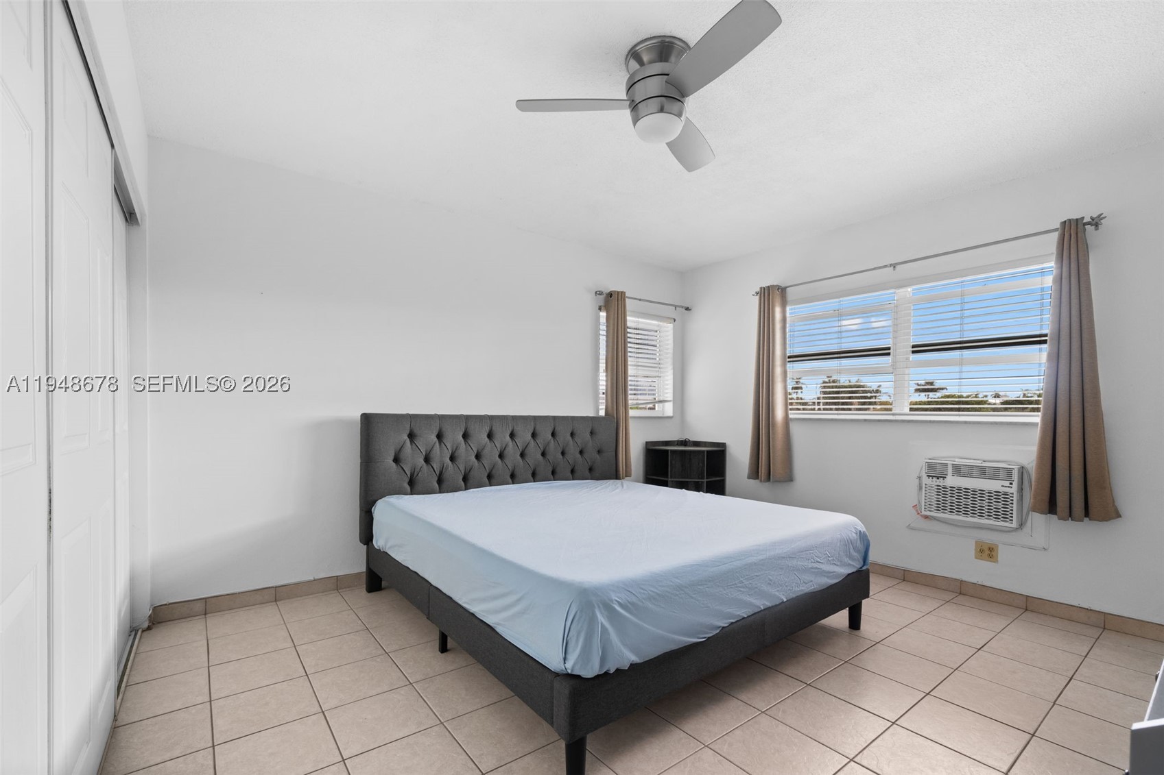 Hallandale Beach photo 4