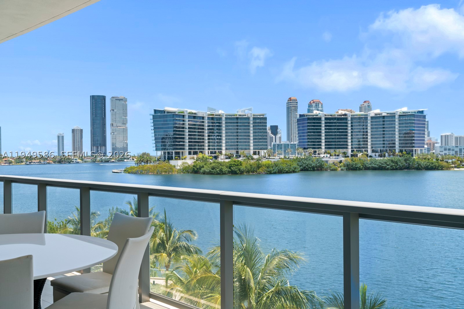 Aventura photo 3