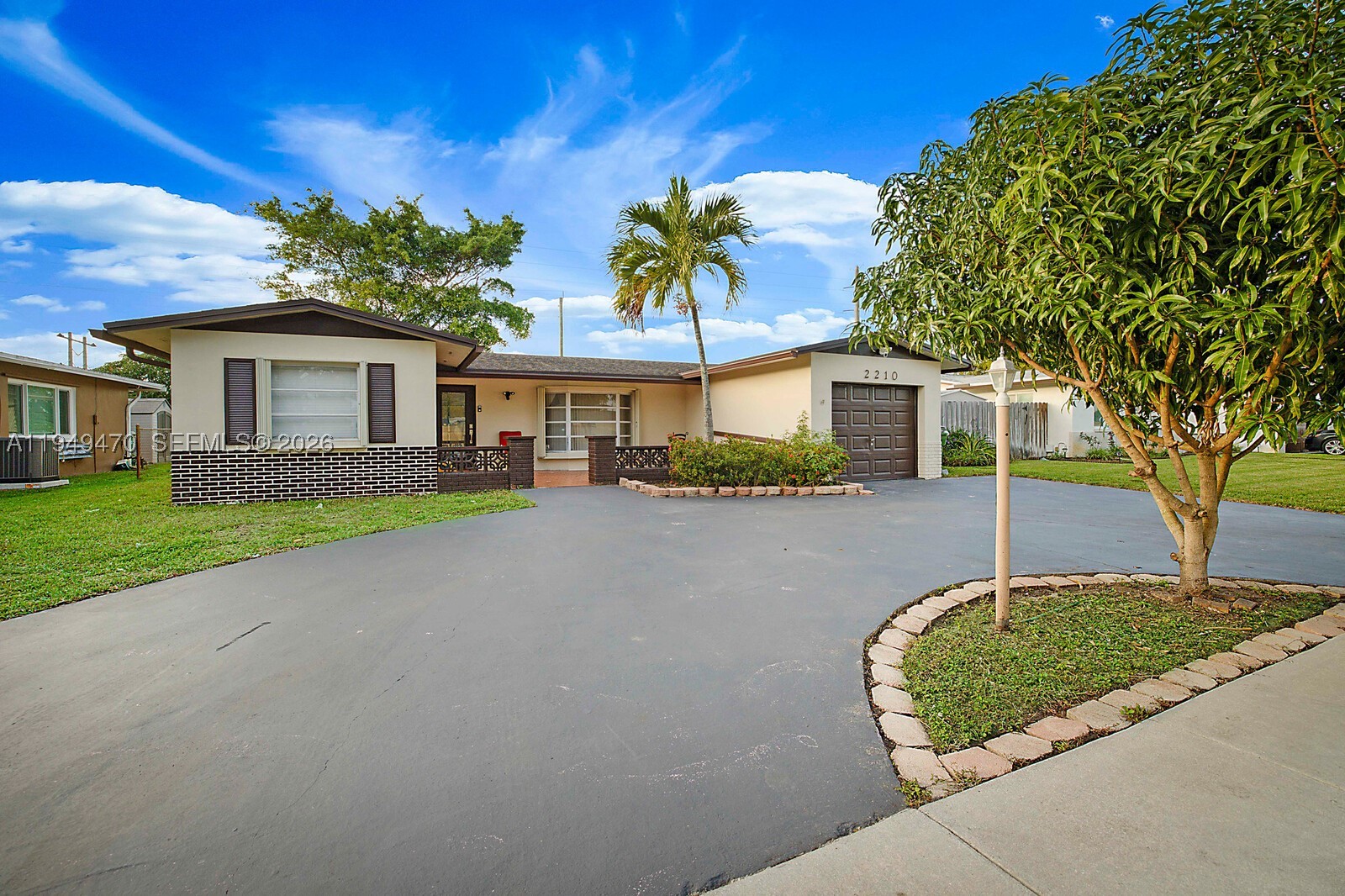 Pembroke Pines photo 1