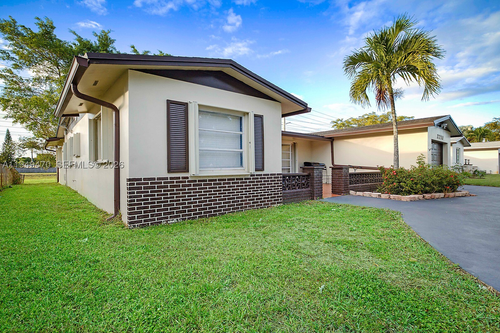 Pembroke Pines photo 2