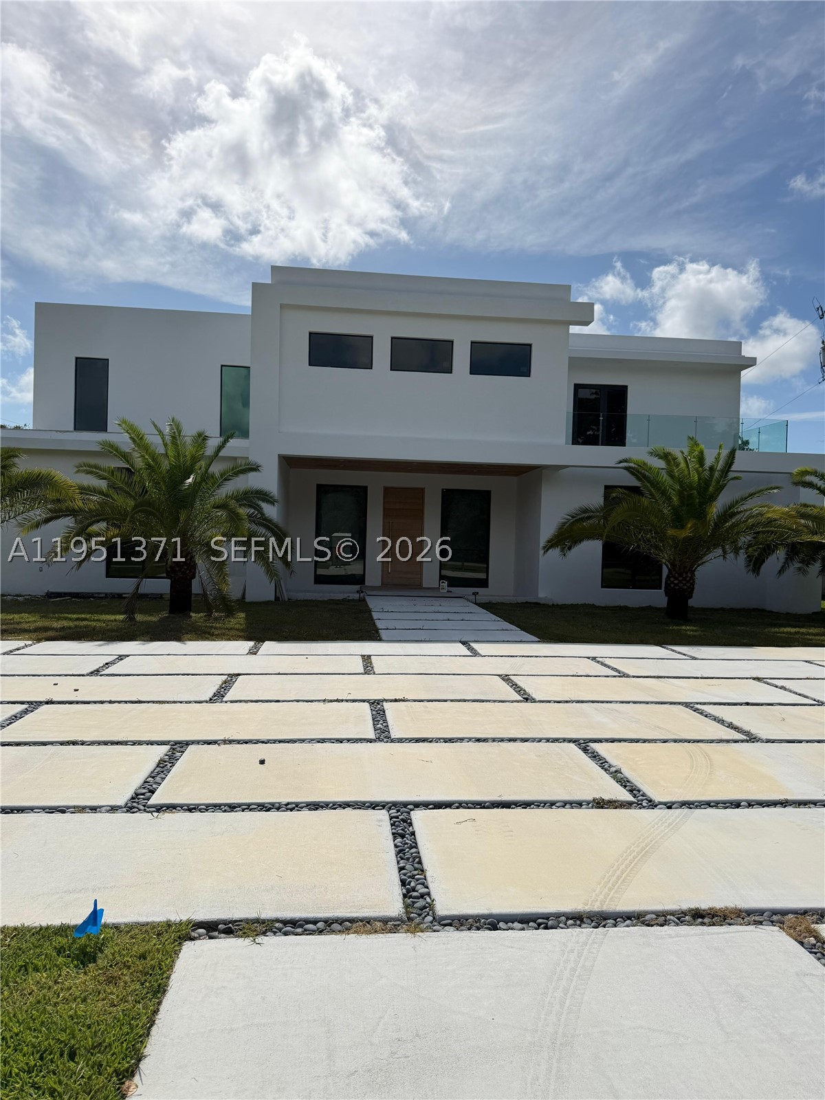 Pinecrest photo 1