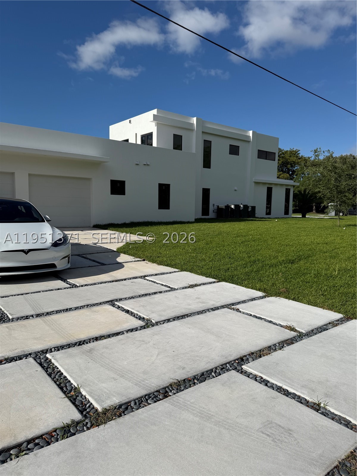Pinecrest photo 5