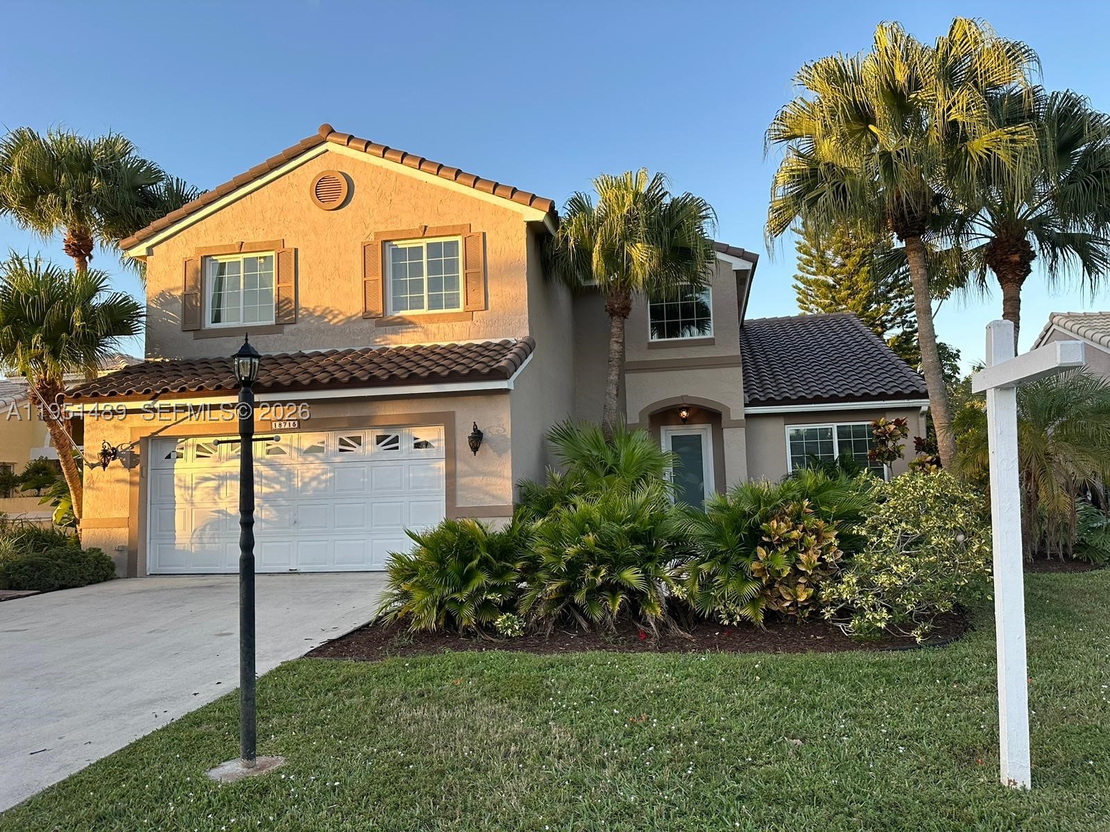 Pembroke Pines photo 1