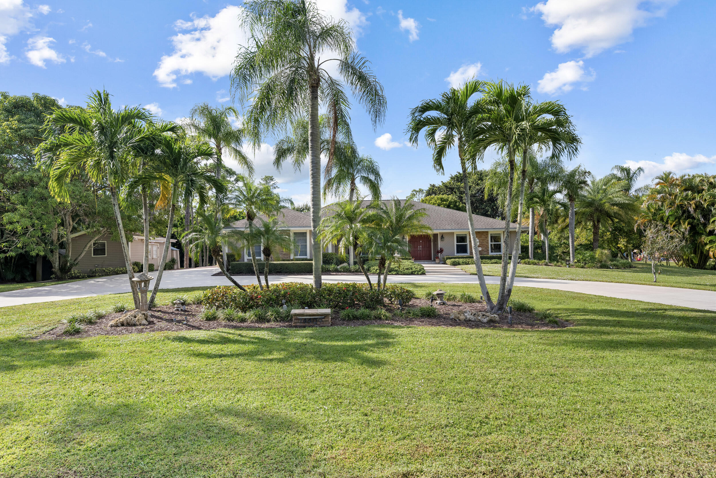 Palm Beach Gardens photo 1