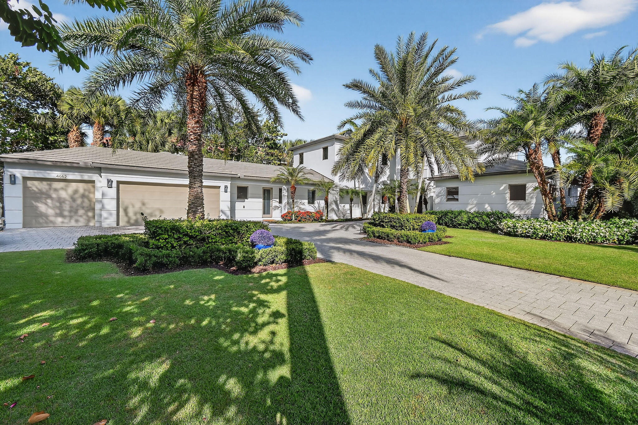 Palm Beach Gardens photo 1