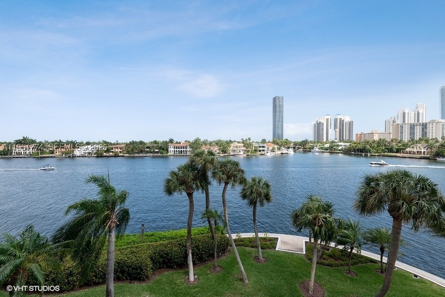 Aventura photo 3