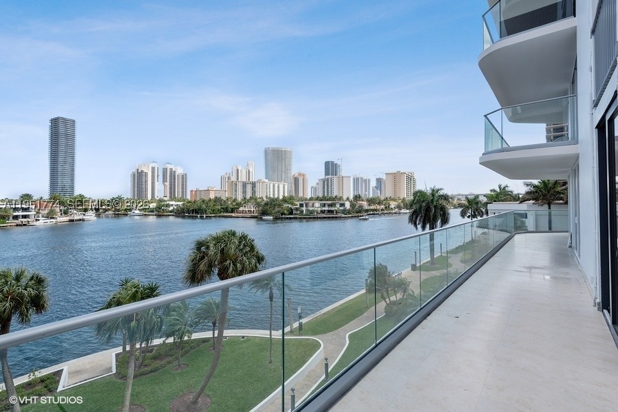Aventura photo 4