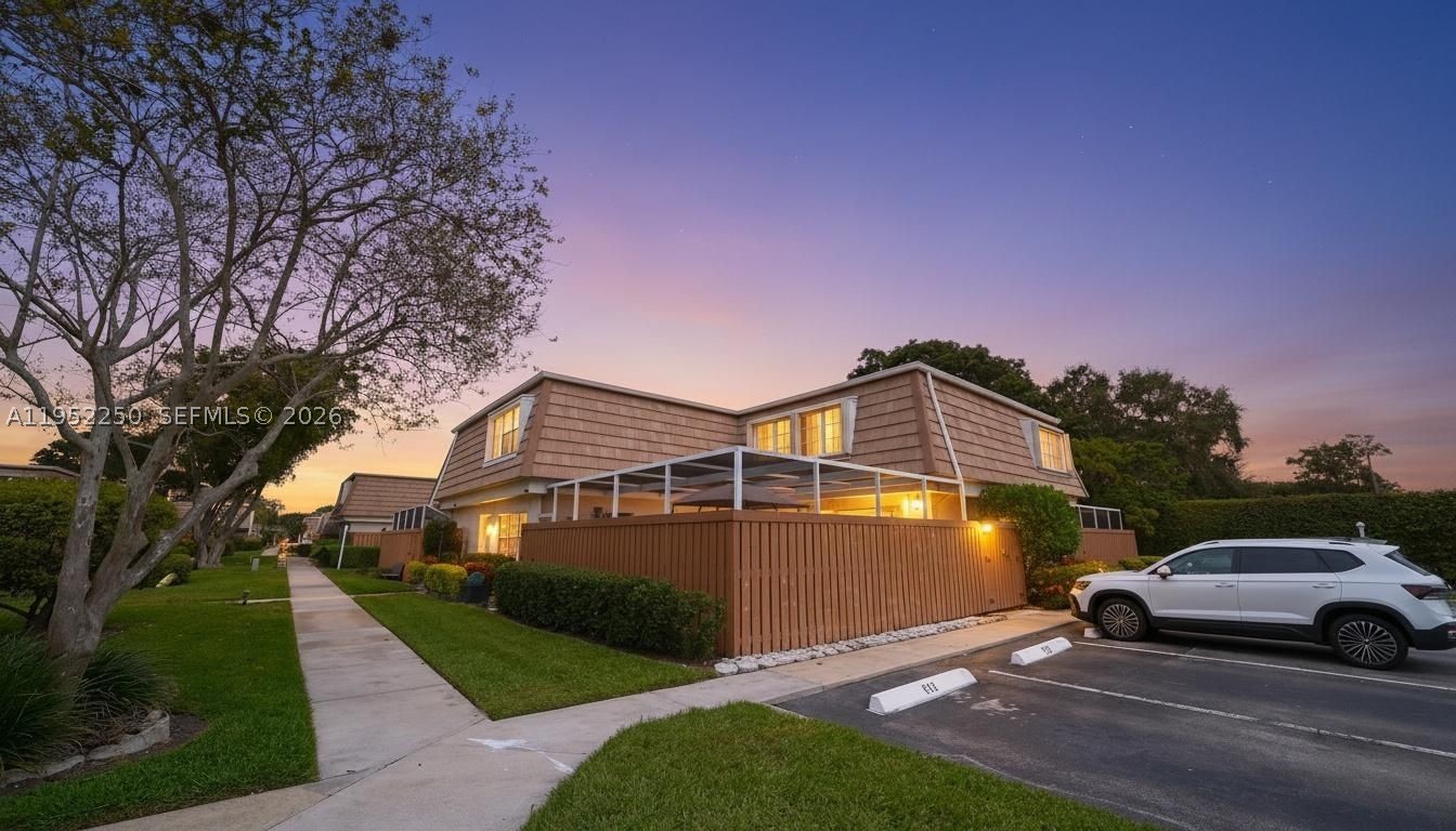 Palm Beach Gardens photo 1