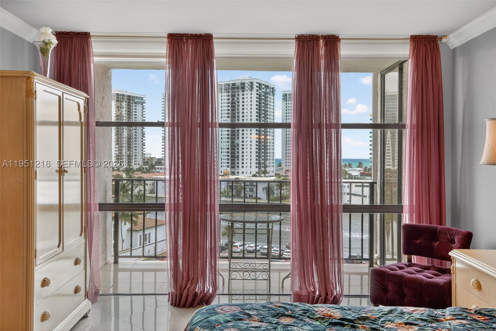 Hallandale Beach photo 2