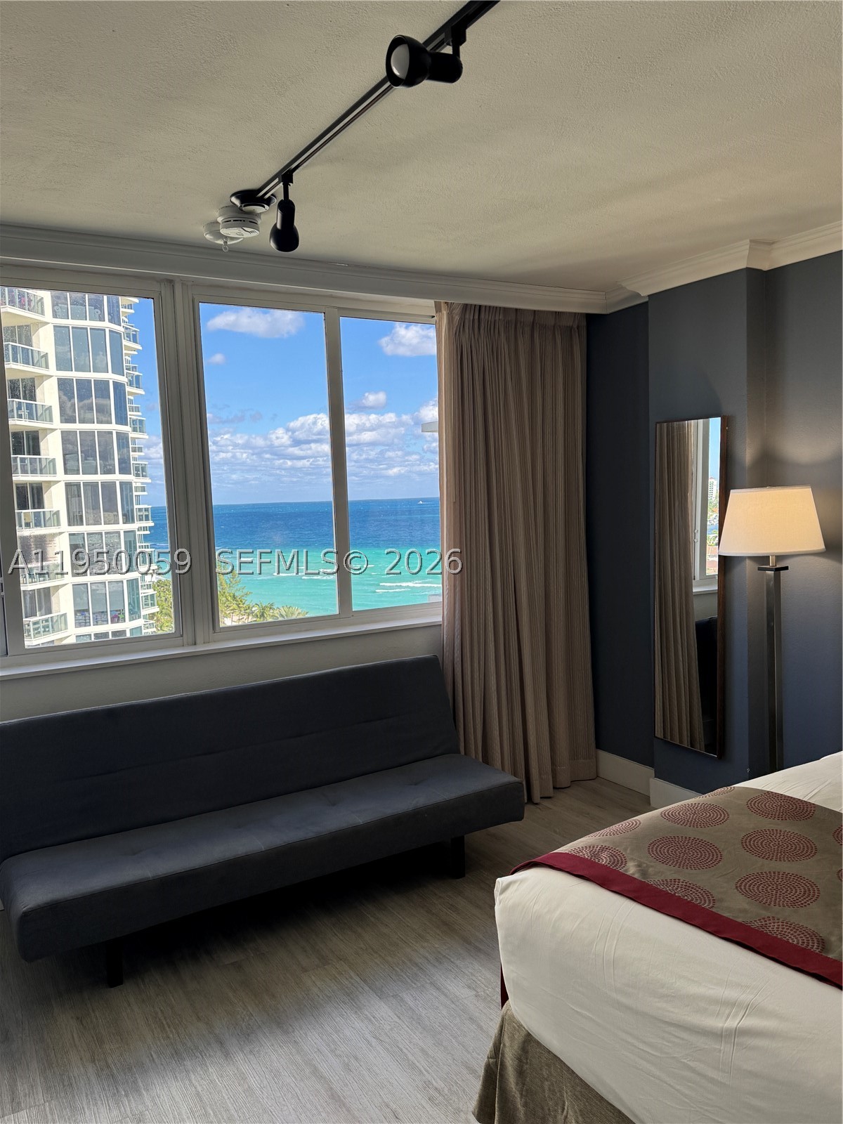 Sunny Isles Beach photo 1