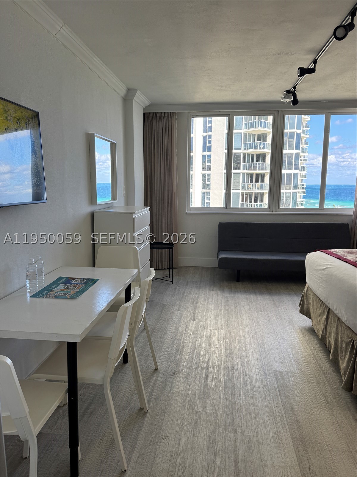 Sunny Isles Beach photo 2