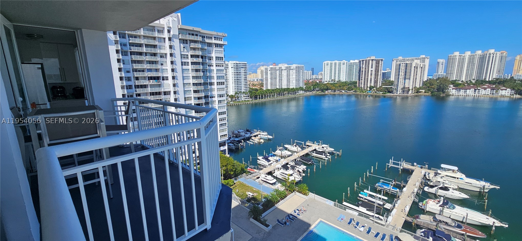 Aventura photo 2