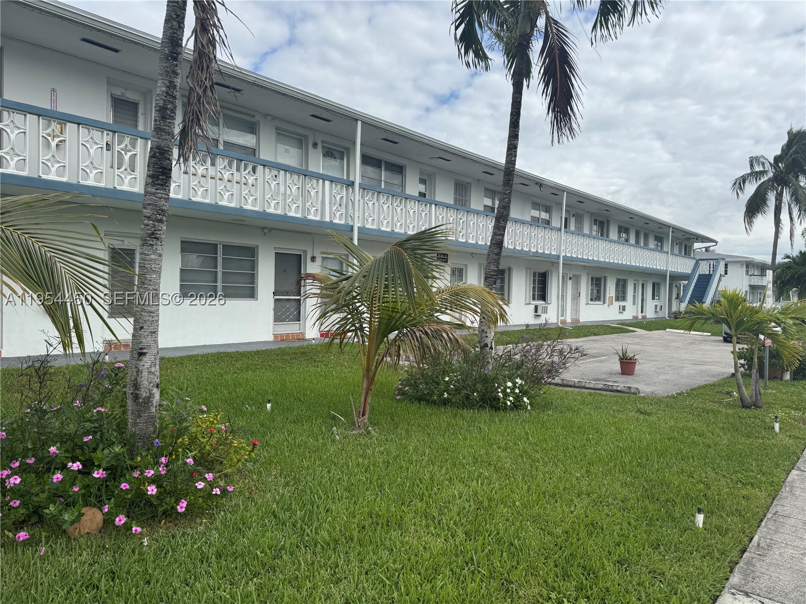 Miami Gardens photo 3