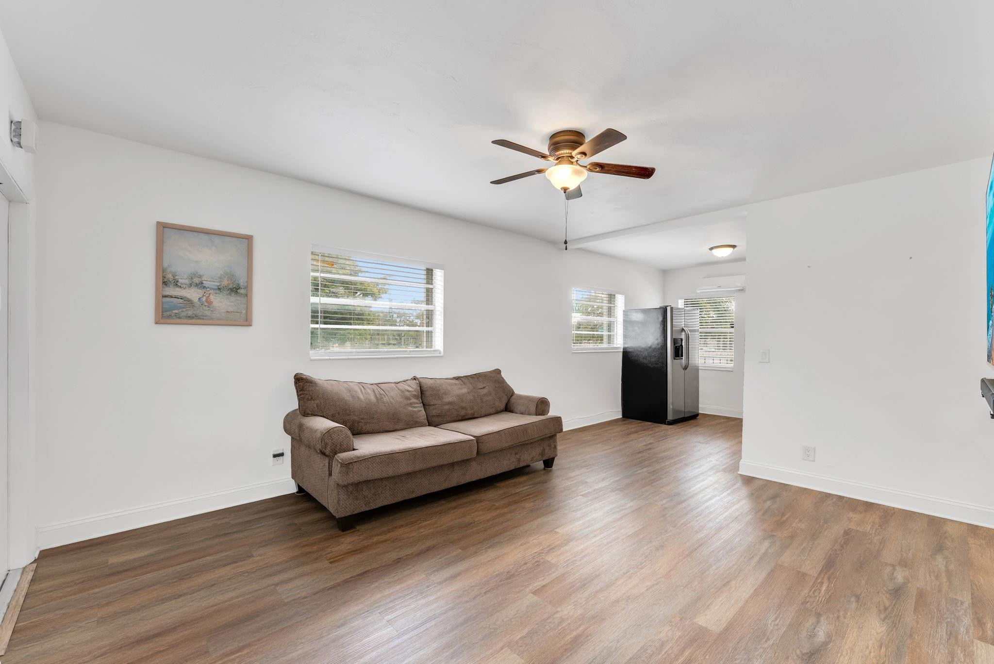 Pembroke Pines photo 4