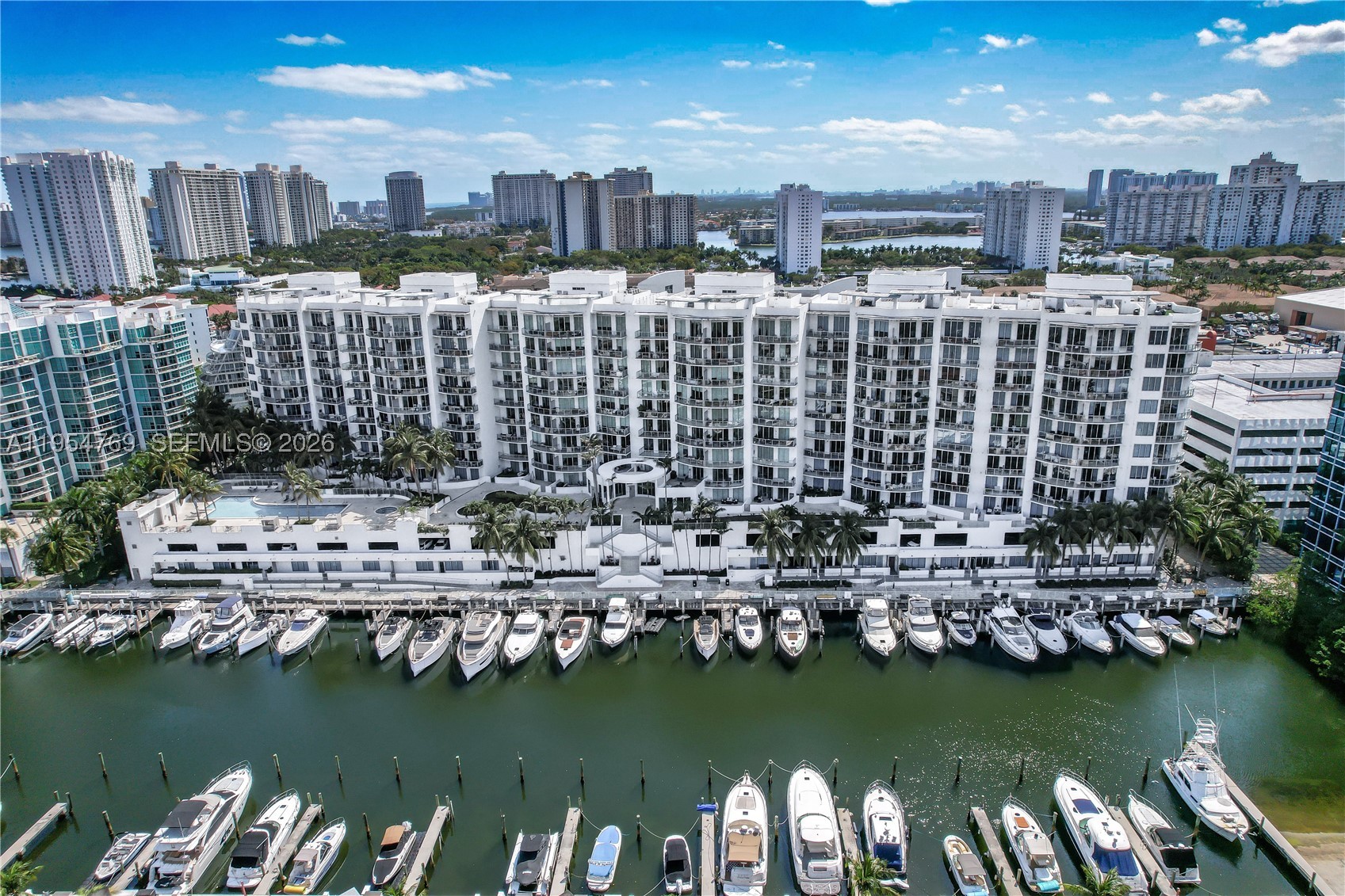 Aventura photo 1