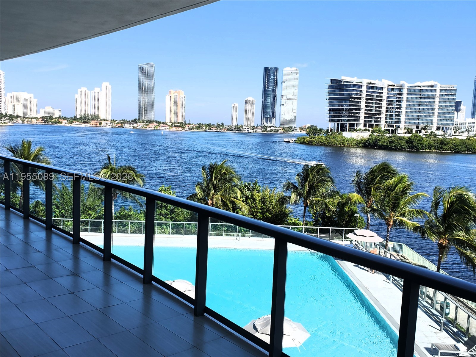 Aventura photo 1
