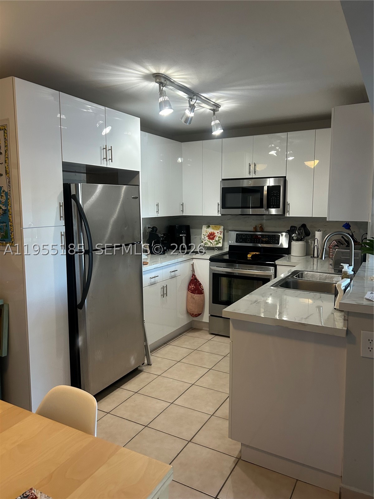 Pembroke Pines photo 1