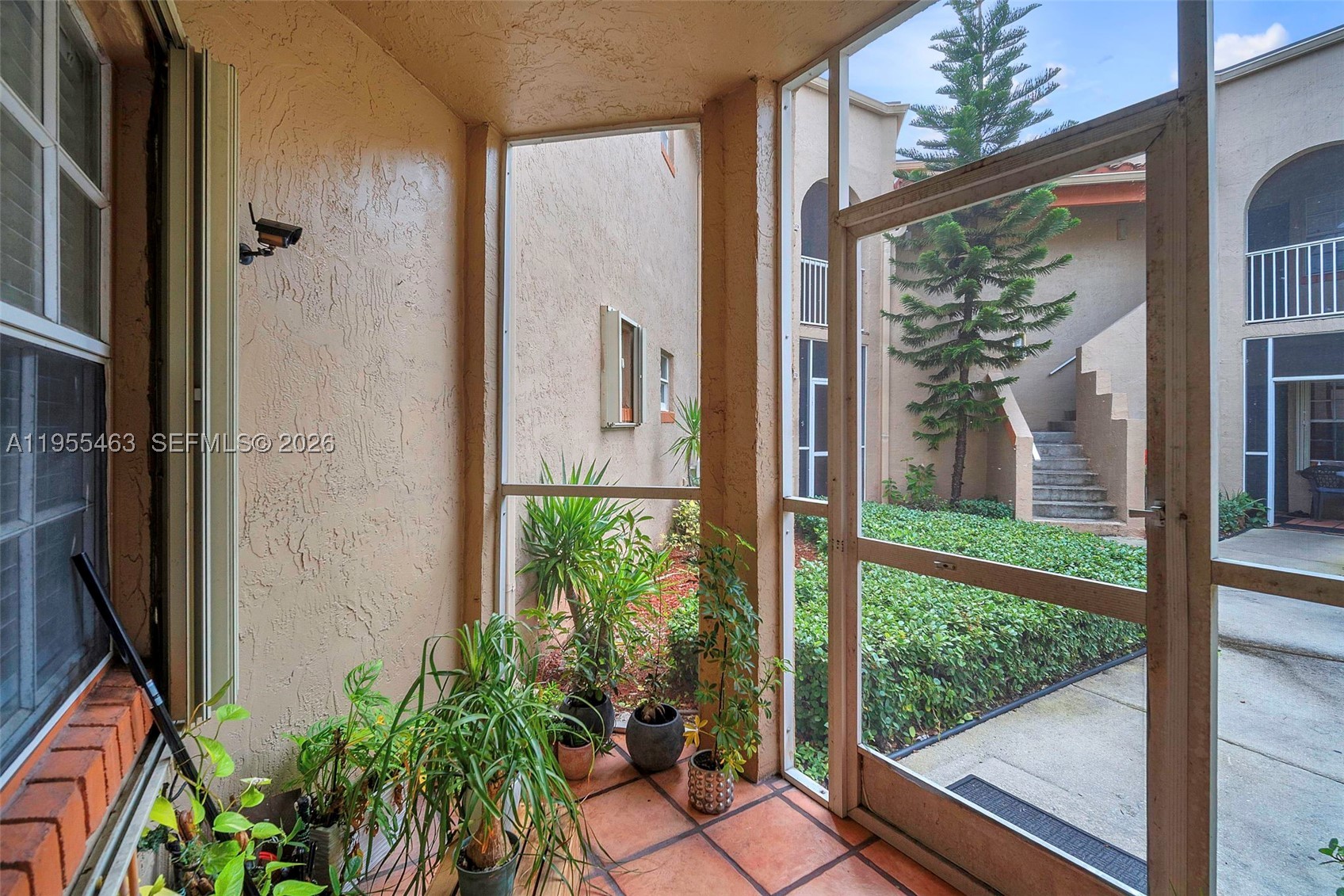 Pembroke Pines photo 2