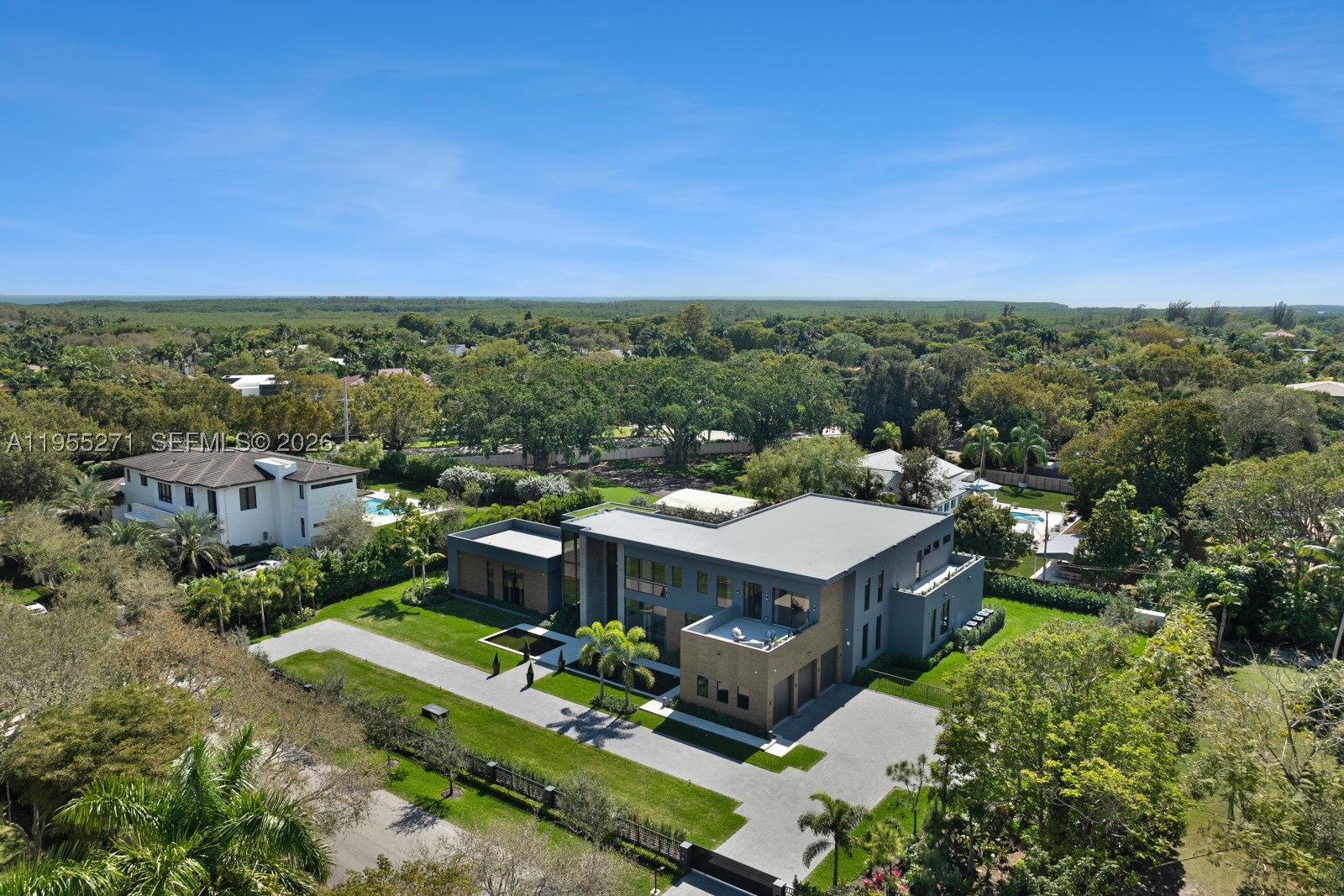 Pinecrest photo 4