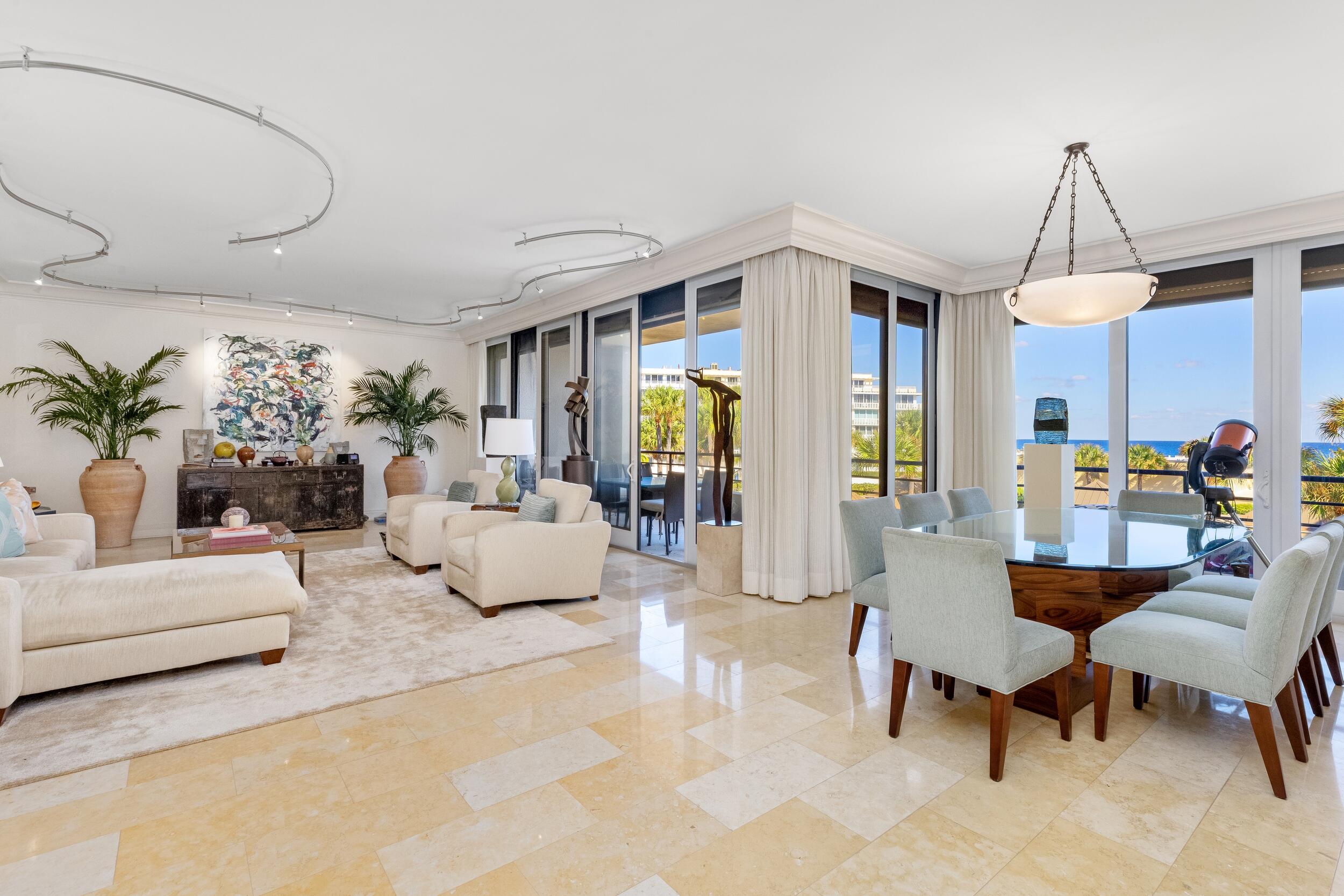 Palm Beach photo 1