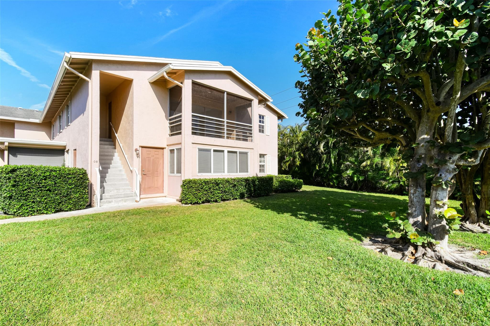Palm Beach Gardens photo 1