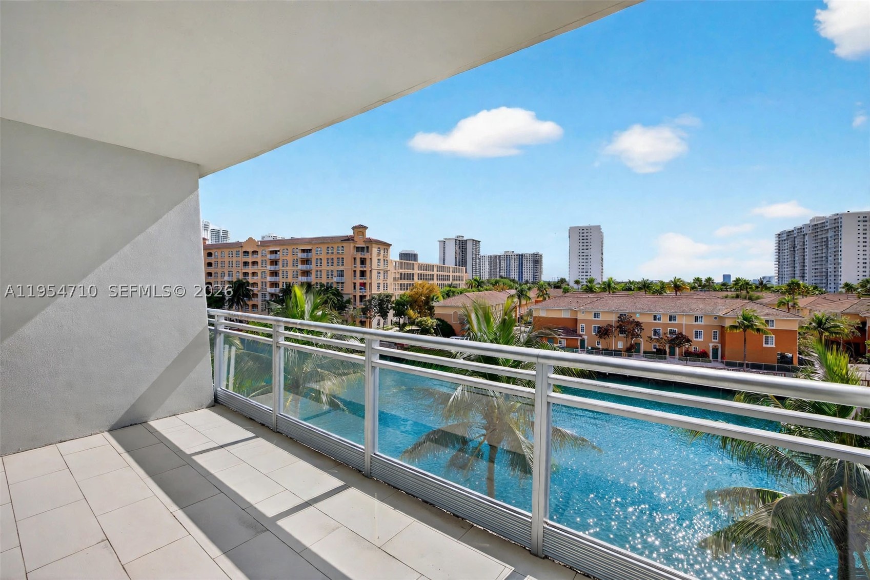 Aventura photo 2