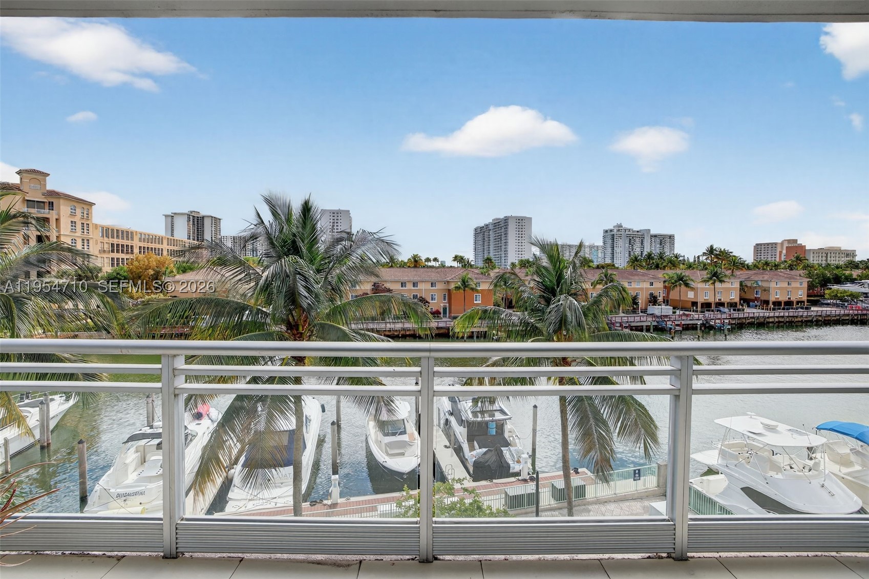 Aventura photo 4