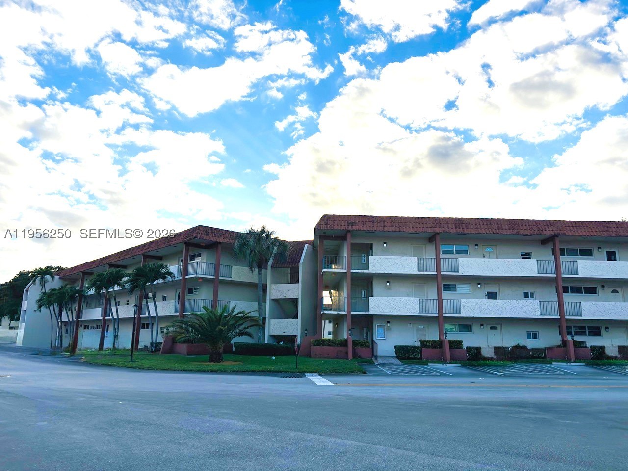 Pembroke Pines photo 1