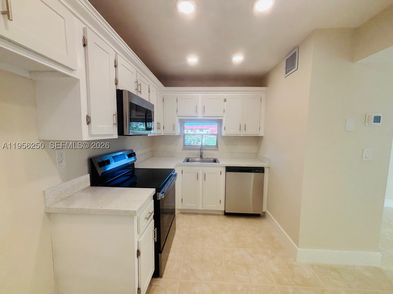 Pembroke Pines photo 3