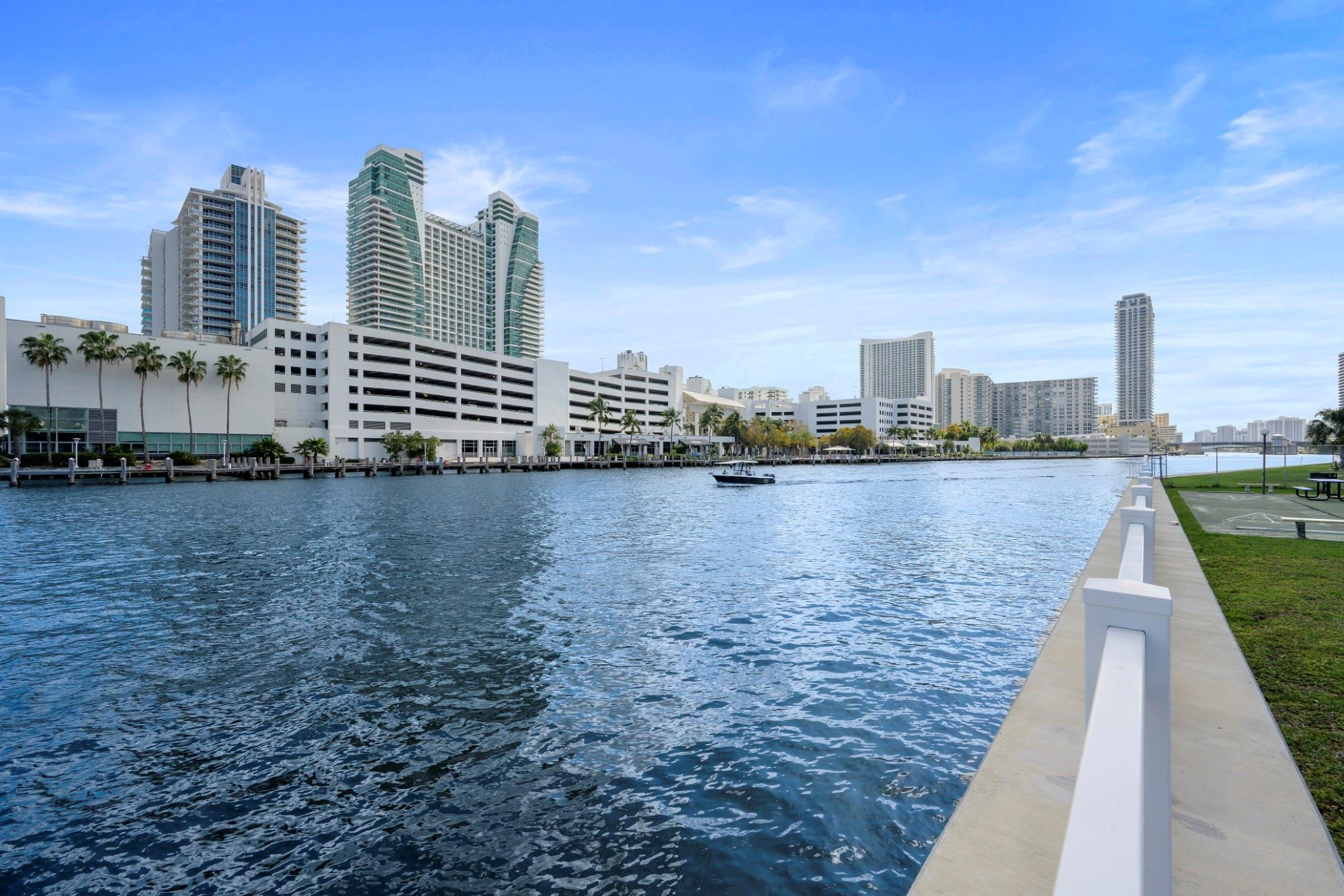 Hallandale Beach photo 2