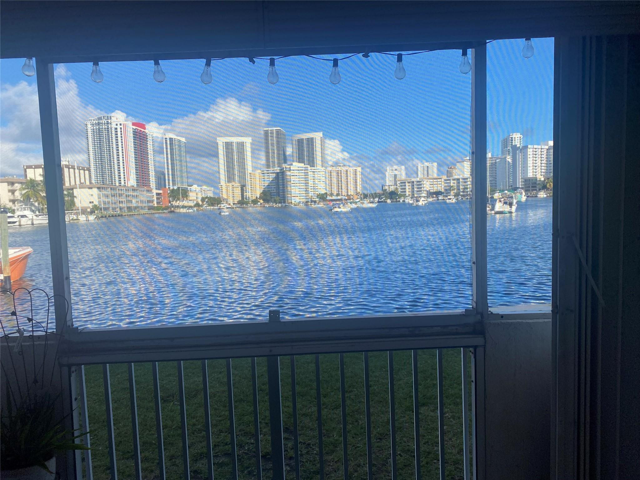 Hallandale Beach photo 2