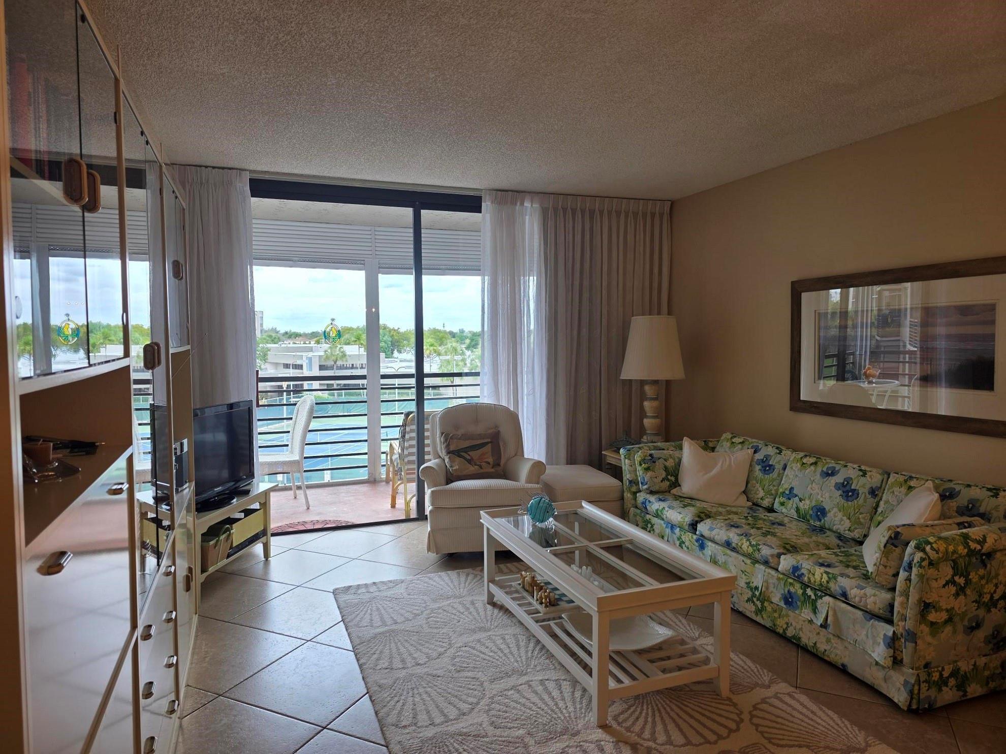 Pembroke Pines photo 4