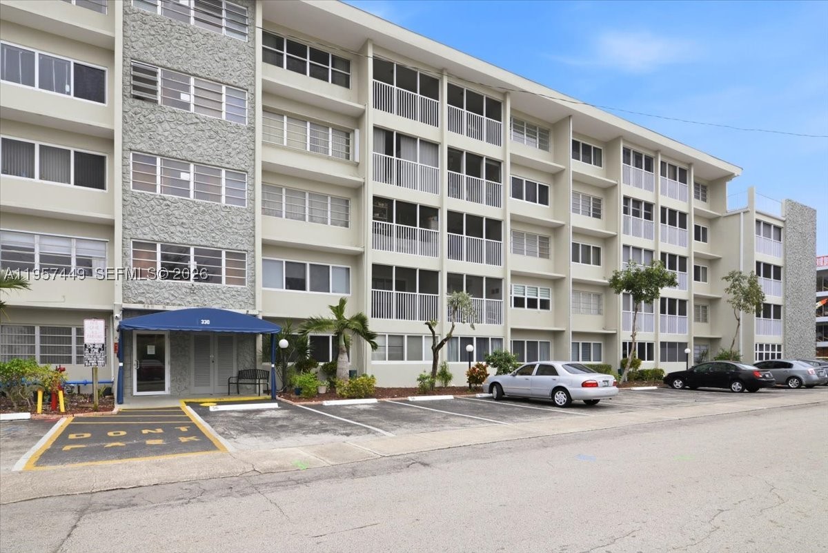Hallandale Beach photo 1