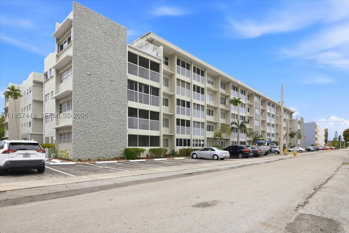 Hallandale Beach photo 3