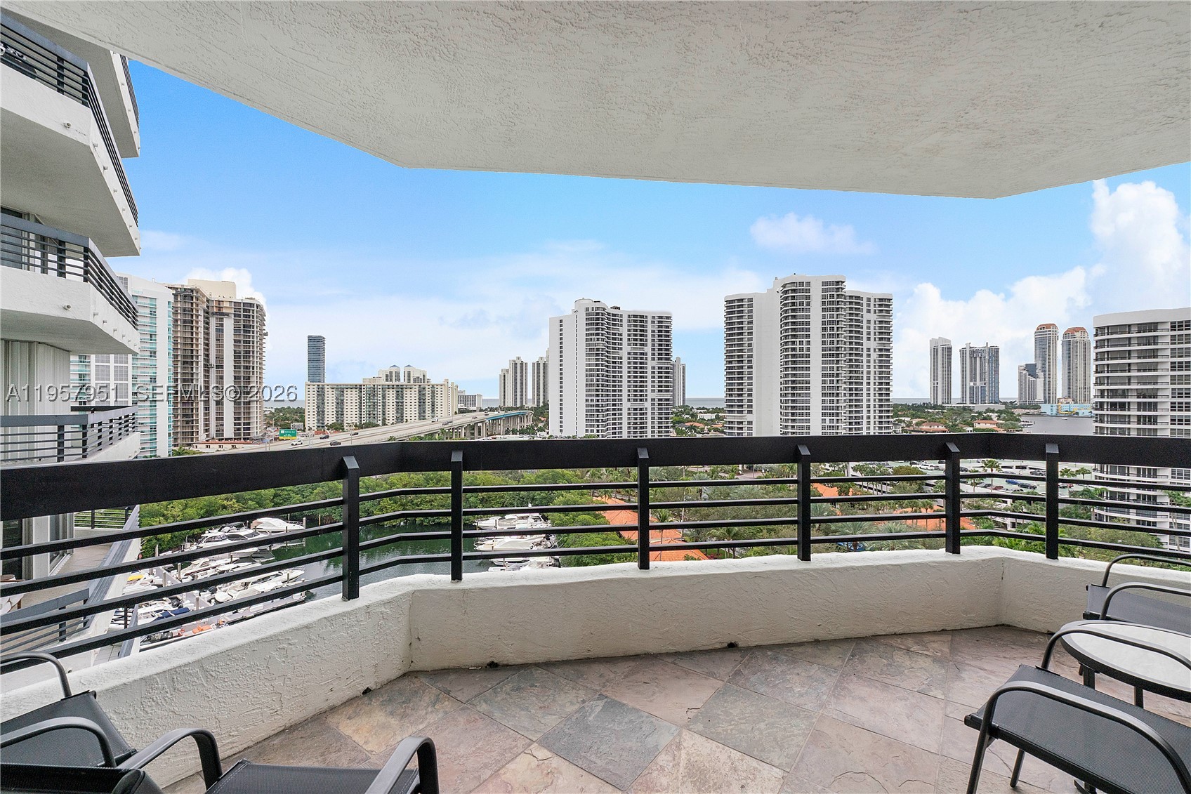Aventura photo 1