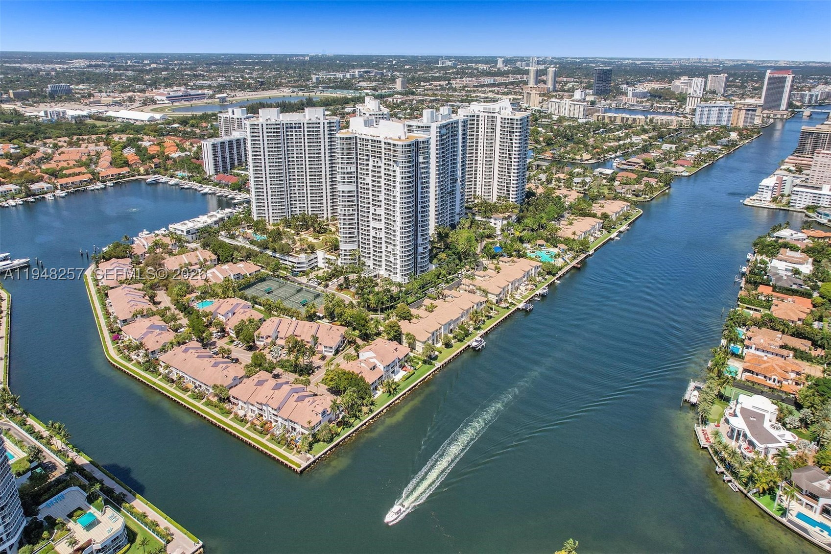 Aventura photo 5