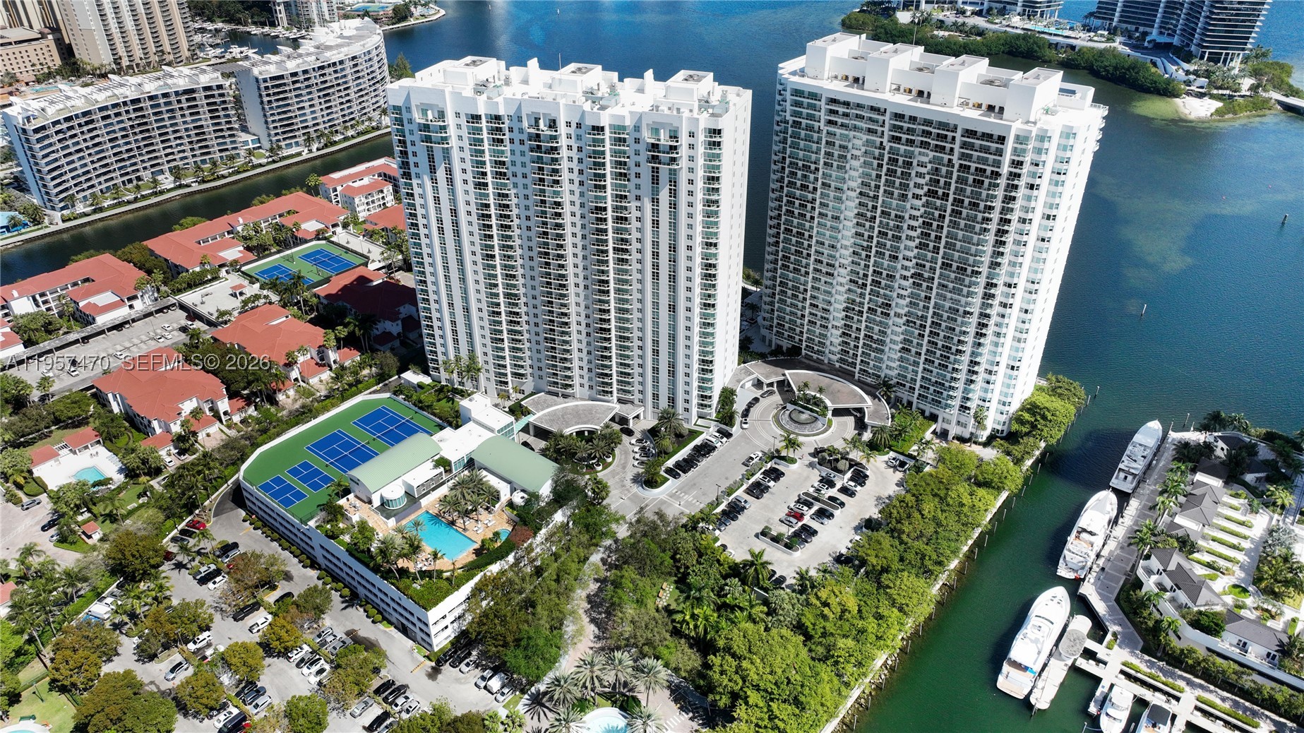 Aventura photo 2