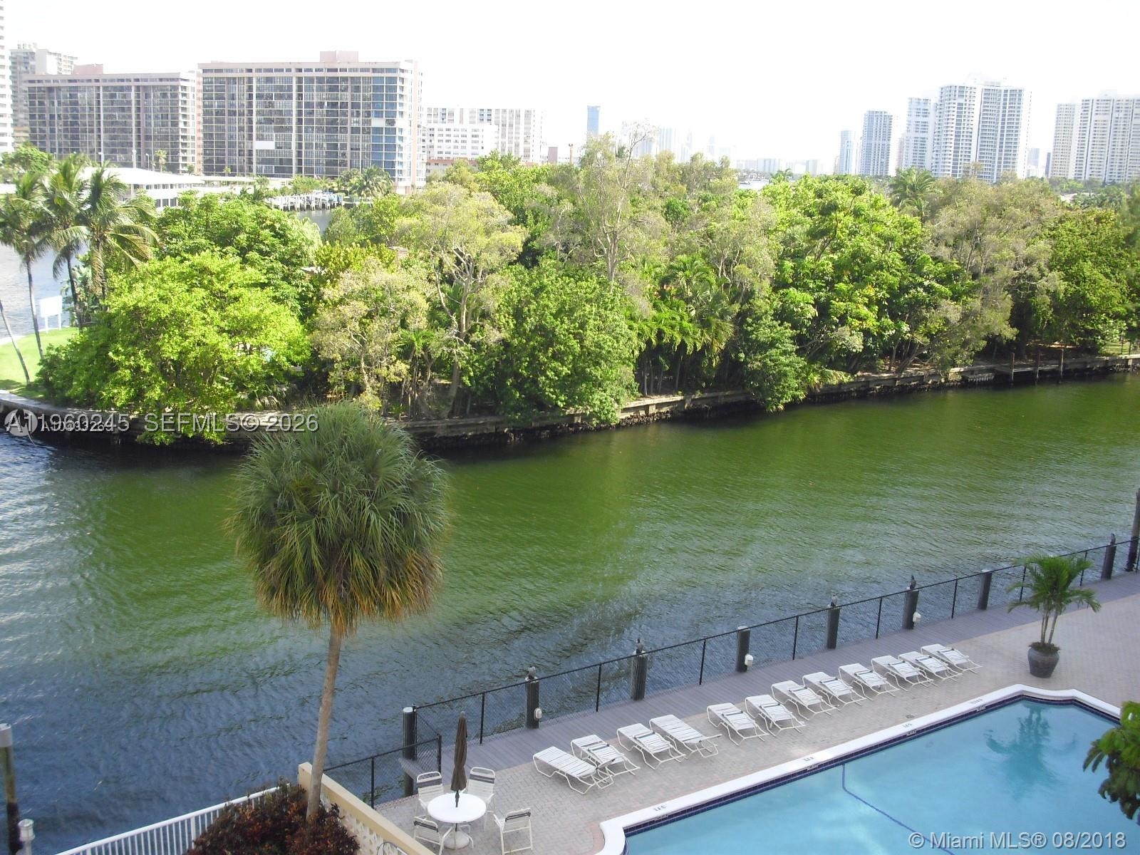 Hallandale Beach photo 2