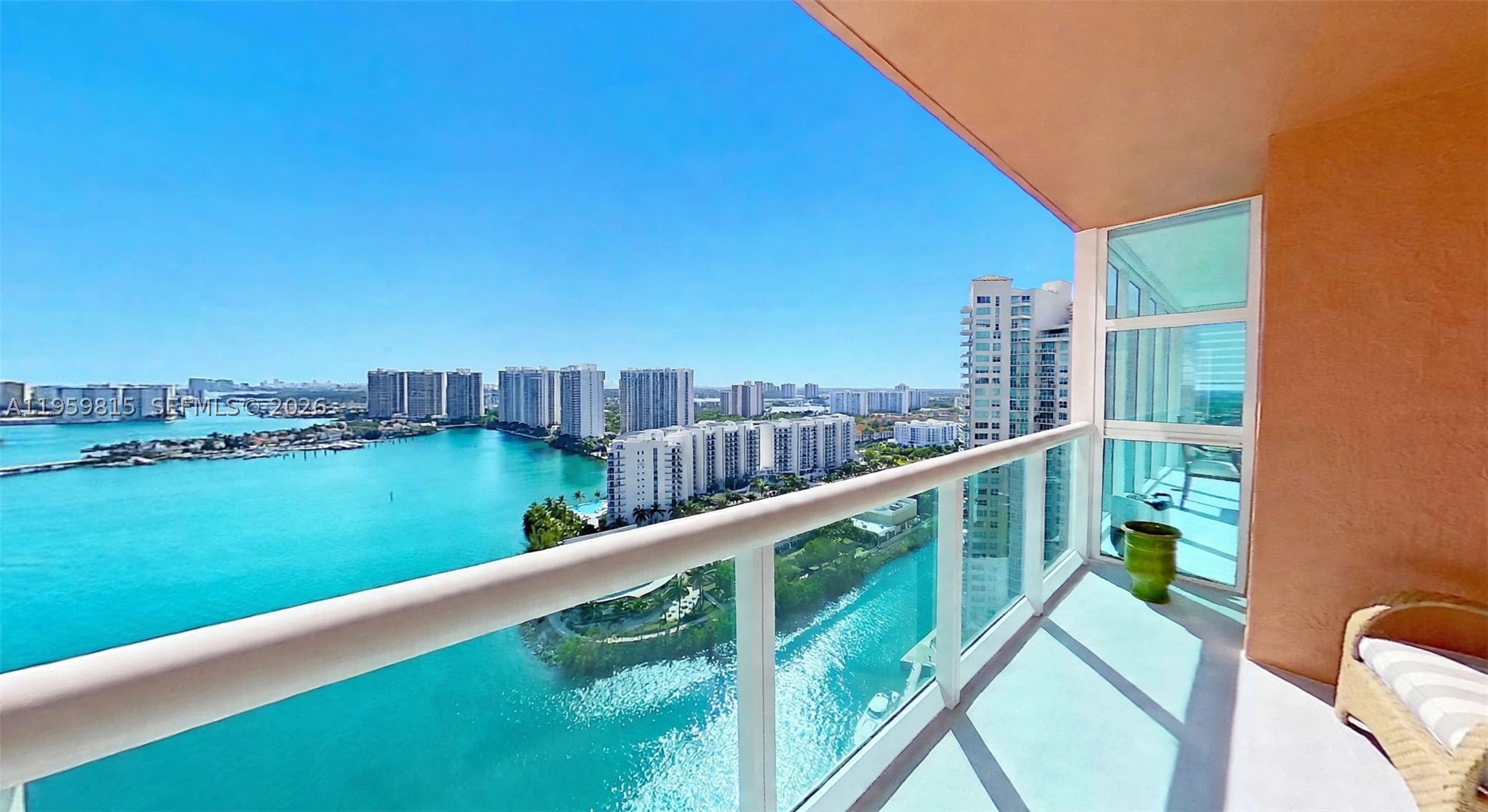 Aventura photo 2