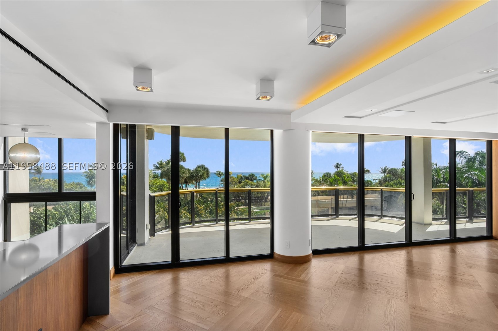 Bal Harbour photo 4