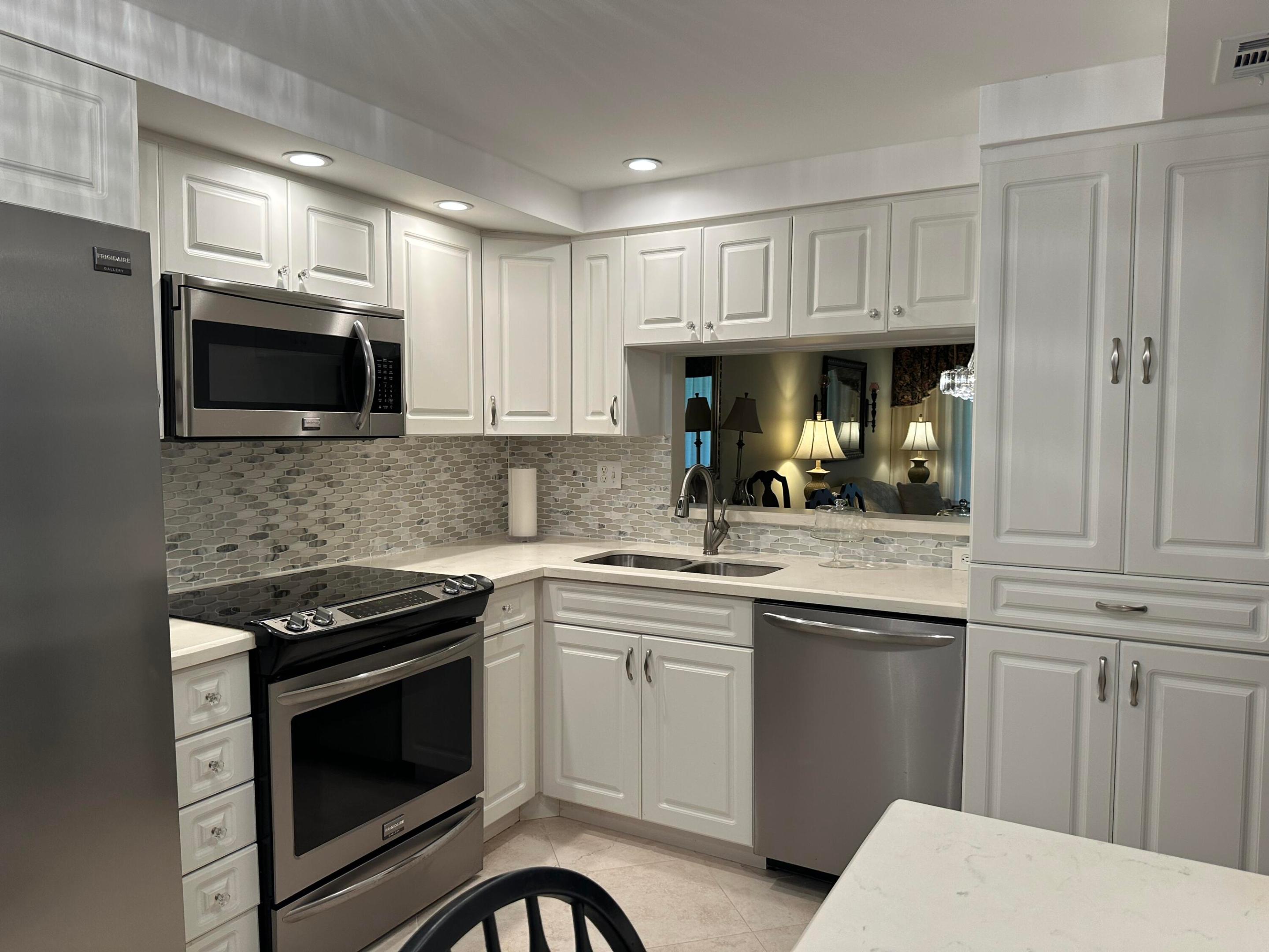 Pembroke Pines photo 1