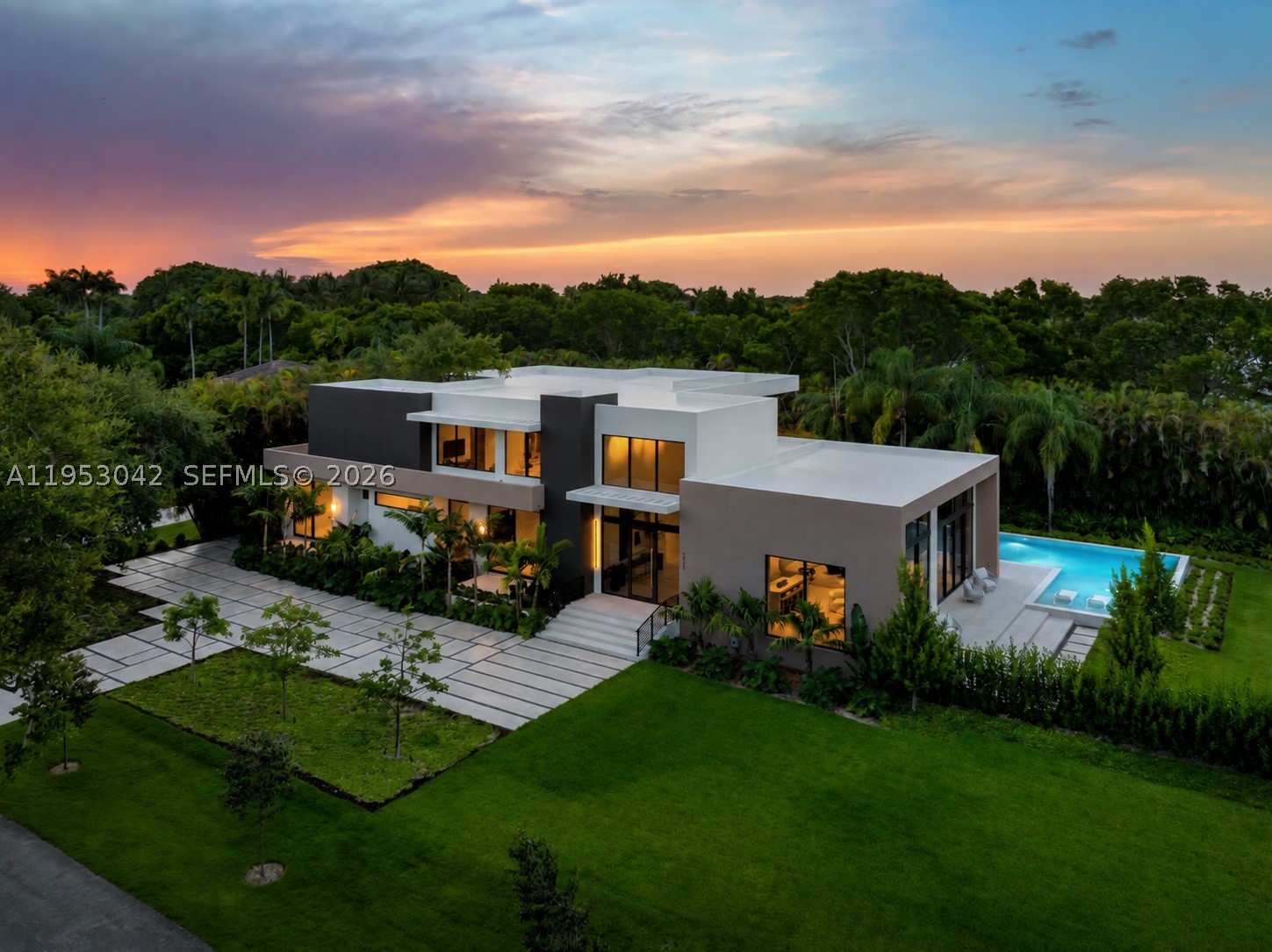 Pinecrest photo 5