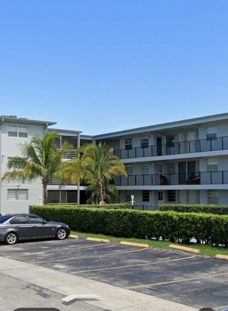 Hallandale Beach photo 1