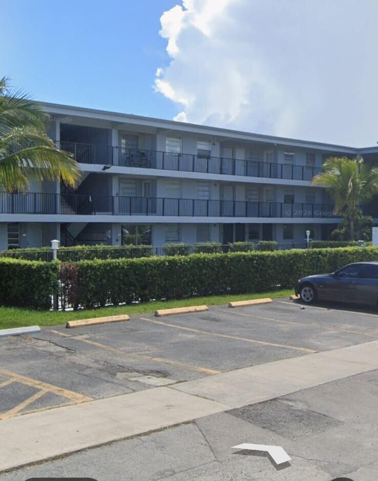 Hallandale Beach photo 2